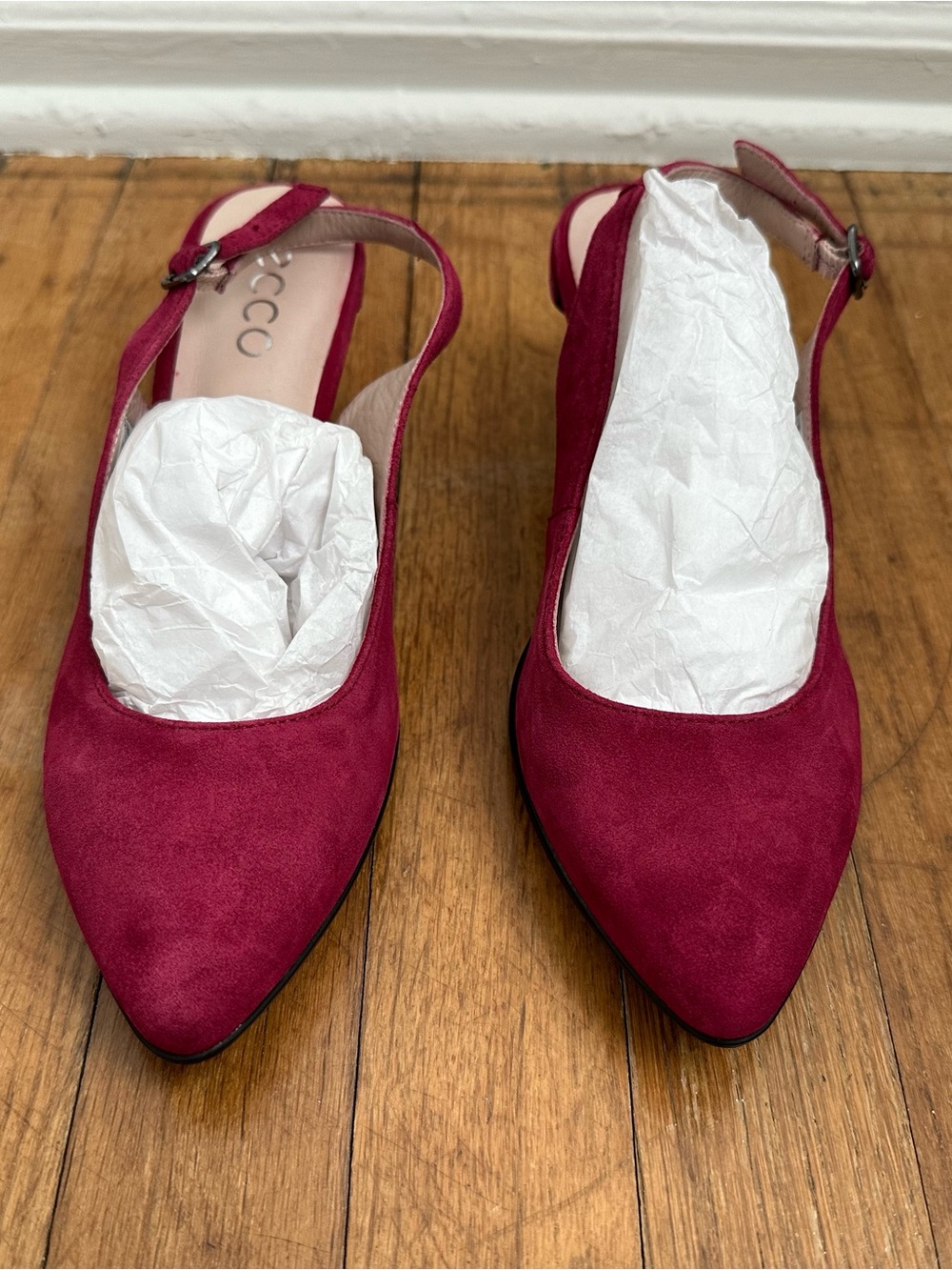 Ecco Women's Pointed Slingback Pumps in Berry Suede size 6